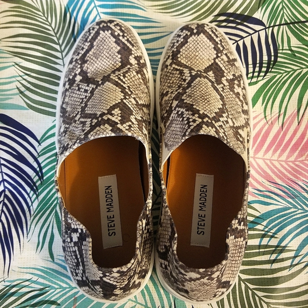 Steve Madden Fayna Natural Snake Print Slip on Shoe Sneakers White Rubber Soles
